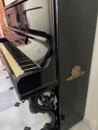 Piano Vertical August Förster Acharolado