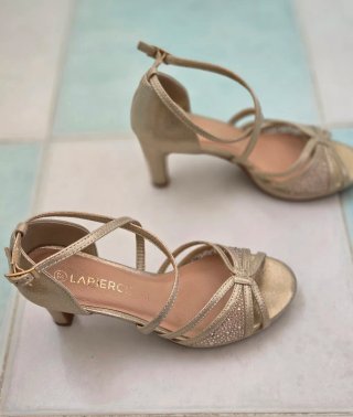 Zapatos de fiesta dorados 1 solo uso