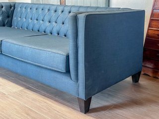 Sofá Capitone Azul Índigo