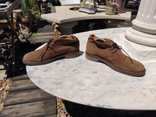 Sapatos camurça castanhos tamanho 42