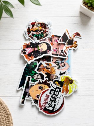 Pack mangas Kimetsu No Yaiba + Cofre + Poster