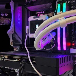 TORRE GAMING RYZEN 7 9800X3D 32GB RAM 2TB SSD RTX 3060