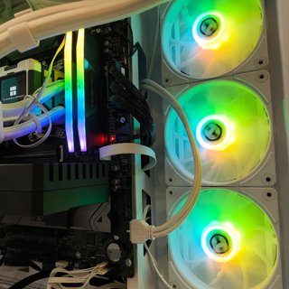 TORRE GAMING RYZEN 7 9800X3D 32GB RAM 2TB SSD RTX 3060