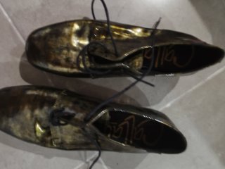 Zapatos dorados mujer