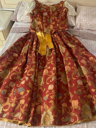 Traje de Huertana color teja talla 42