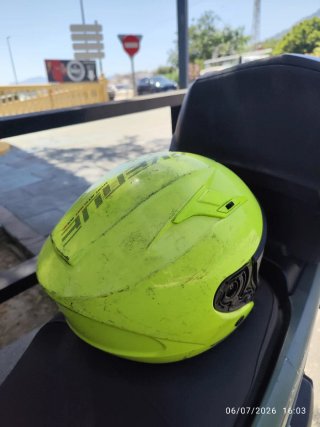 Casco Moto MT Helmets Fosforito ubicación:Marbella