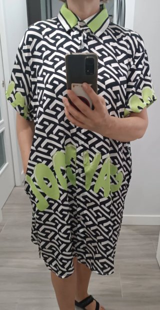 Vestido camisero satinado estampado