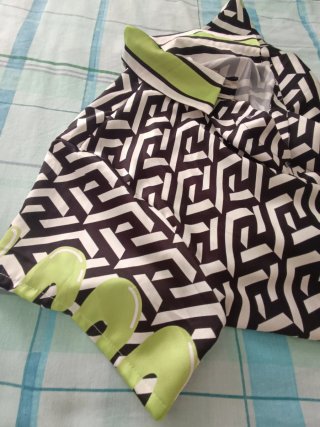 Vestido camisero satinado estampado
