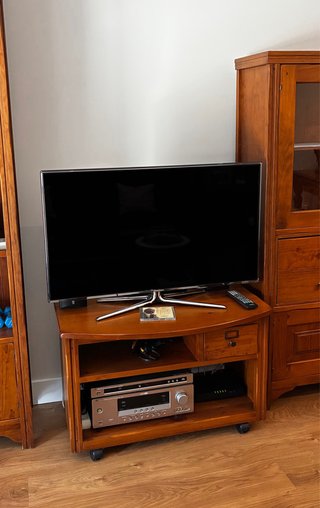 Mueble salón madera maciza.