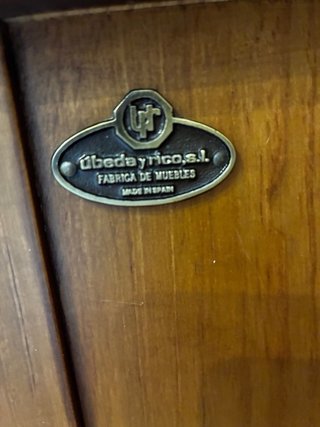 Mueble salón madera maciza.