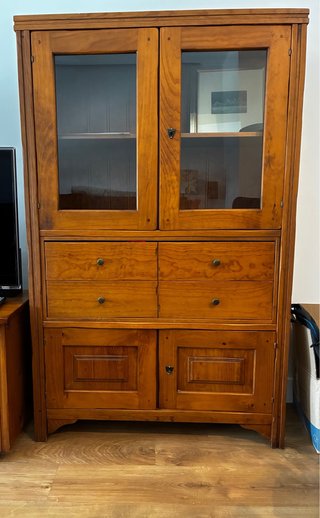 Mueble salón madera maciza.