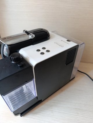 Macchina Caffè Nespresso DeLonghi Lattissima
