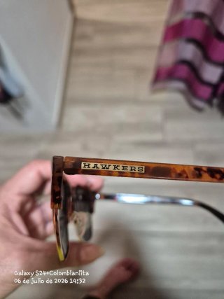 Gafas de sol estilo tortuga y azul