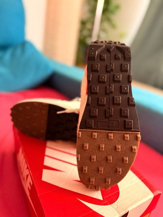 Nike Fontanka Waffle Talla 40.5 Edición Limitada