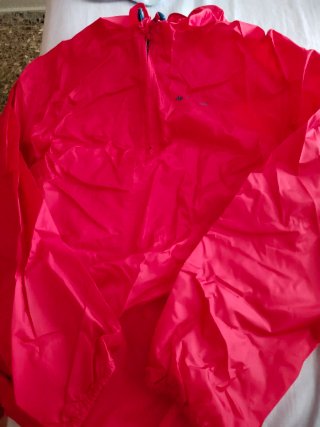 Chubasquero Quechua Rosa