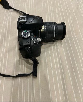 Nikon D3300 + objetivo 18-55mm