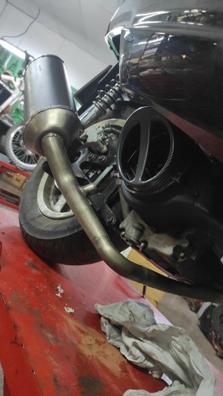 Moto 125cc tipo Yamaha Majesty Negra