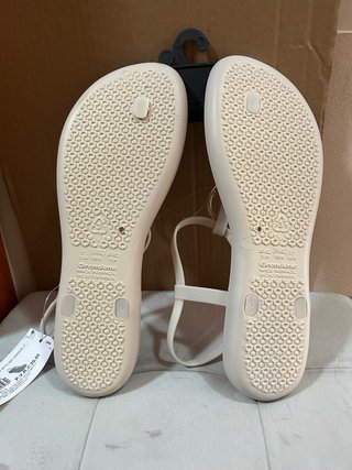 Chanclas Ipanema Beige y Dorado Talla 41