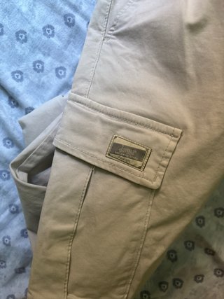 Pantalón cargo beige
