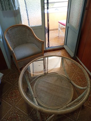 Mesa centro ratán y silla ratán
