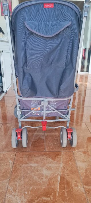 Silla de paseo Maclaren roja y gris