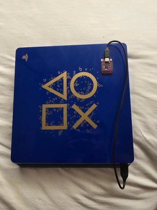 Consola Sony PS4 Azul y Dorada 9.00