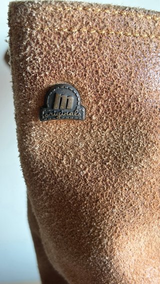 Botines de ante marrón con tacón