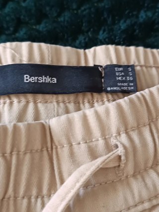 Pantalones cargo beige