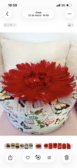 Tocado de plumas rojo boda invitada con flores 34c