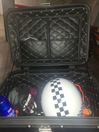 Baúl Moto 65L Negro