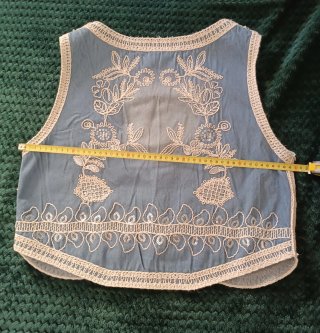 Chaleco vaquero bordado