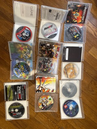PlayStation 3 Super Slim + 9 juegos y 2 mandos