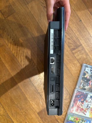 PlayStation 3 Super Slim + 9 juegos y 2 mandos