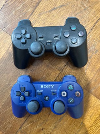 PlayStation 3 Super Slim + 9 juegos y 2 mandos