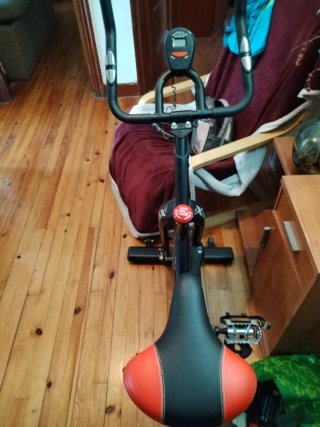 Bicicleta de Spinning Negra y Roja