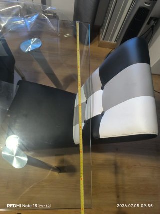 Mesa de cristal con 4 sillas