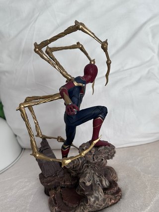 Figura Iron Spiderman Infinity War Marvel