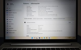 HP Elitebook 830 G8.