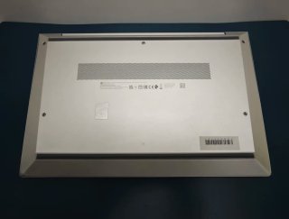 HP Elitebook 830 G8.