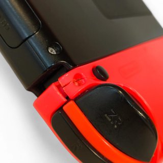 CONSOLA NINTENDO SWITCH CON CARGADOR Y FUNDA