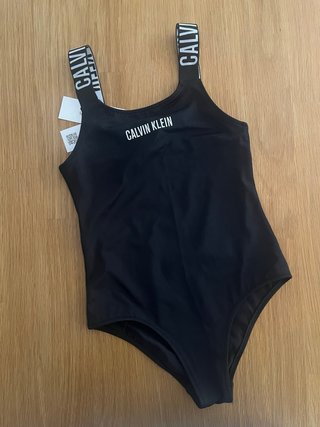Bañador niña Calvin Klein Negro Tiras Logo