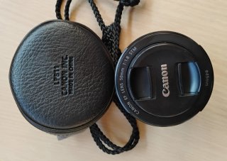 Canon EF 50mm f/1.8 STM + Funda