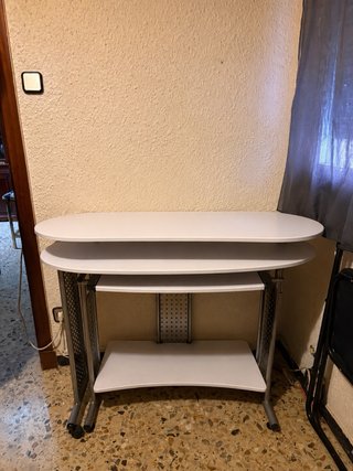 Mesa escritorio con ruedas