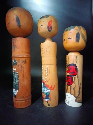 3 KOKESHI. LEGNO. GIAPPONE-28-24cm. FIRMATO-1926-1989