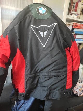 Chaqueta Dainese Talla 54L con Protecciones