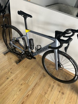 Bicicleta Carretera CONOR E-VOLCANO Eléctrica