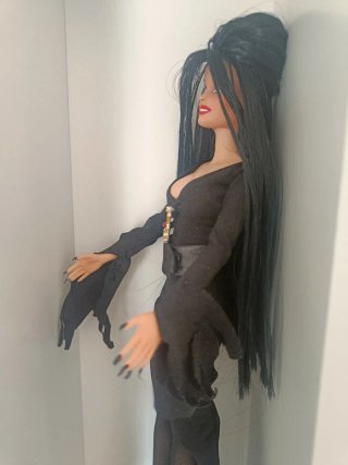 Barbie Ooak Elvira