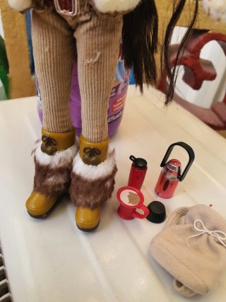 Bratz Felicia Campfire