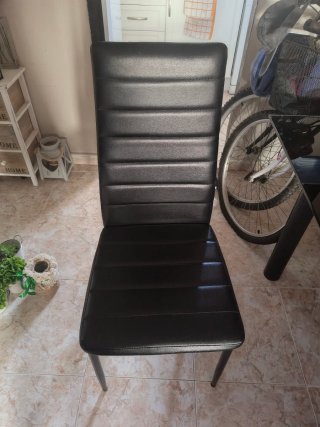 Mesa de comedor cristal negro con 4 sillas