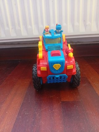 Coche Superzings Grande